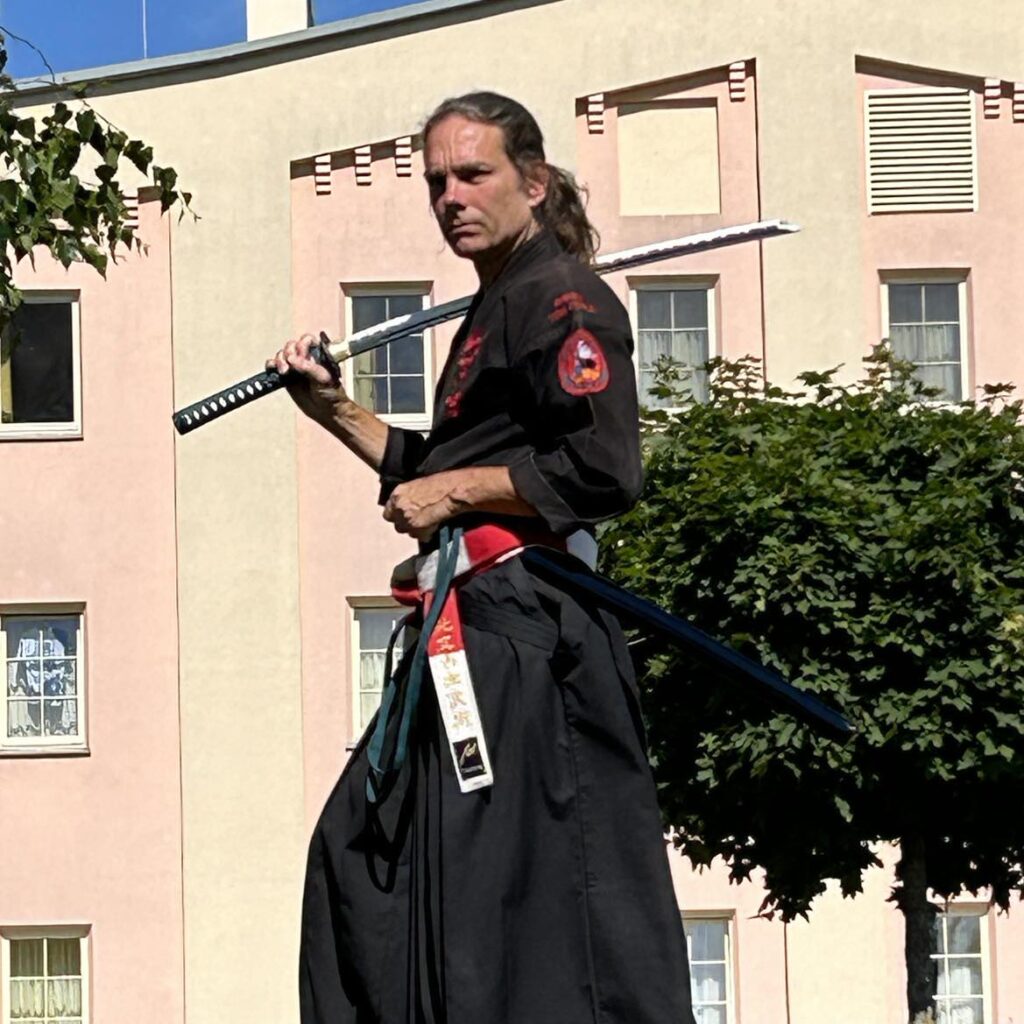 Tom O'Dell in Iaido suit with sword